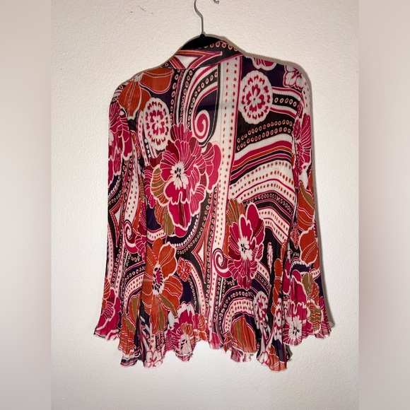 Libra by Design Crinkle Floral Blouse – Size Medium – Made in Canada - Picture 2 of 5